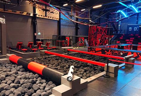 Jump yard - Sidijk Trampoline Park JumpYard Snø in Oslo is ready for fun! Take a look at this brand new park including a SkyRider, Climbing Walls, Foampit and many more ...